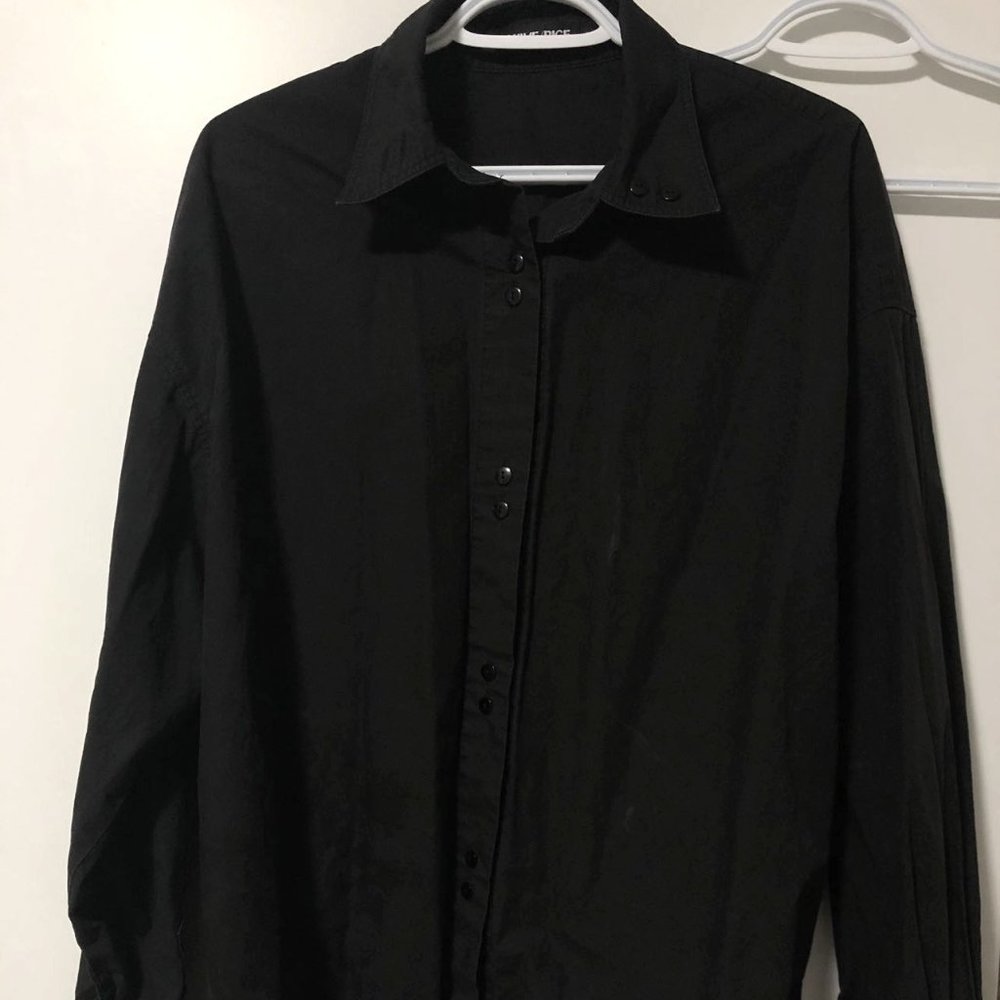 Oversized black shirt